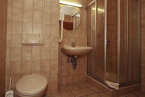 Hotel Baeren Лаймен Екстериор снимка